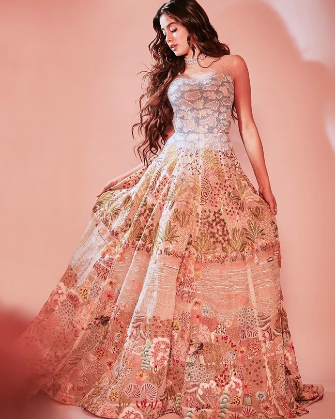 janhvikapoor LFW2020