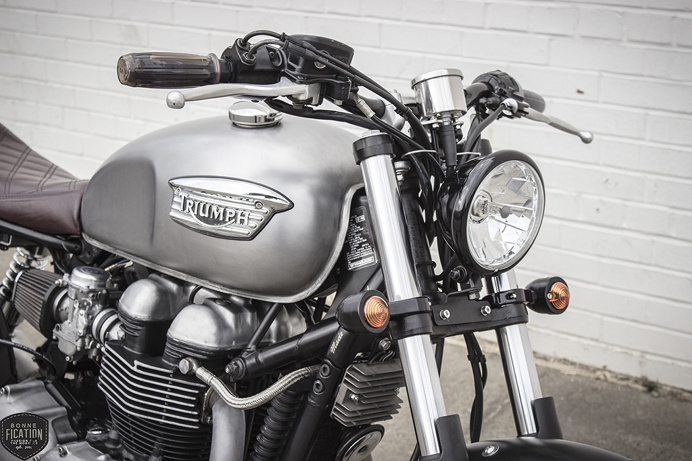 Justin Rentzel's 2005 Custom Triumph Bonneville SE | On Bonnefication # Triumph # Bonneville