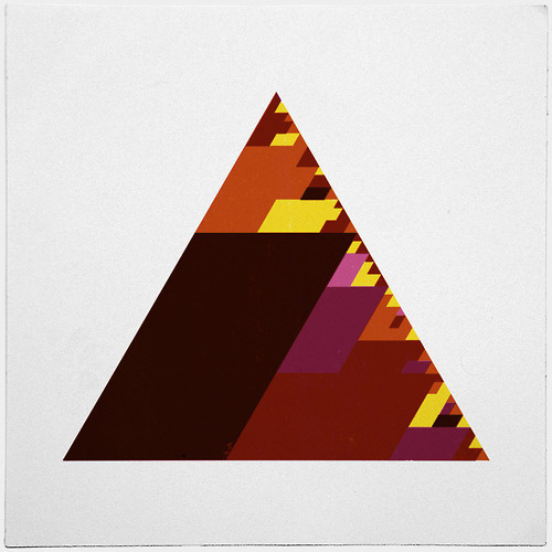 #407 The burning triangle – The prequel to #399 – A new minimal geometric composition each day