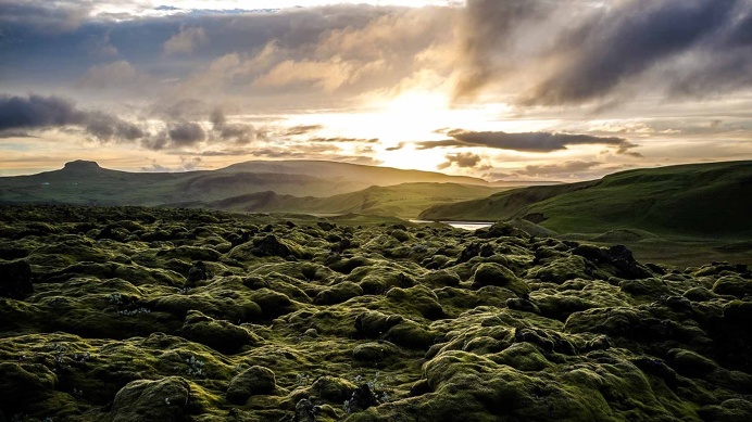 Beautiful landscape images of Iceland captured by Stefan Stammbach design inspiration designblog high quality www.mindsparklemag.com