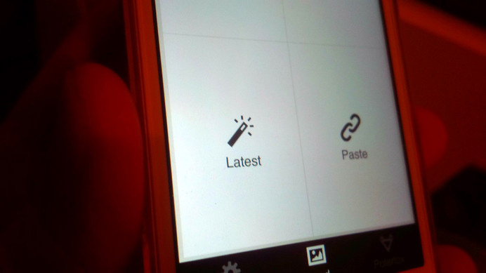 Easily load screenshots, saved images or edited photos with one tap! http://www.polarfox.com #sneak #peek #fox #ux #8 #design #icons #ui #app #ios