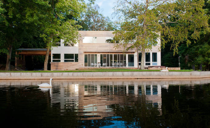 Pavilion-Like House Designed as a Lake Retreat by RES4 #lake #architecture #retreat