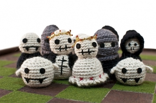 Plants & Zombies - Cecilia Hedin #chess #packaging #crochet #board #design #game #zombies