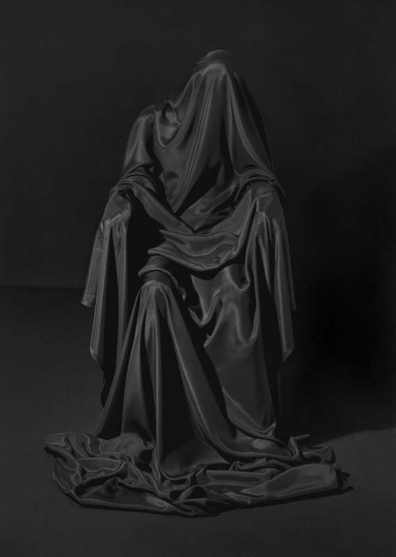 Laurence Demaison, Noire Soeur n°3 #photography #black #fabric