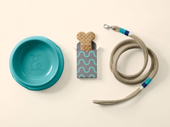 Agency lg2 created the brand identity of a business that specialises in pet adoption and sells products for cats and dogs. As a proud partner of SPA de Québec, this next-gen pet store offers a vision of adoption that is both tender and playful. For more of the most beautiful designs visit mindsparklemag.com