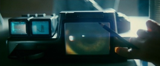 4-eye-on-screen1.png 1024×426 pixels #movie #photography #bladerunner #stills