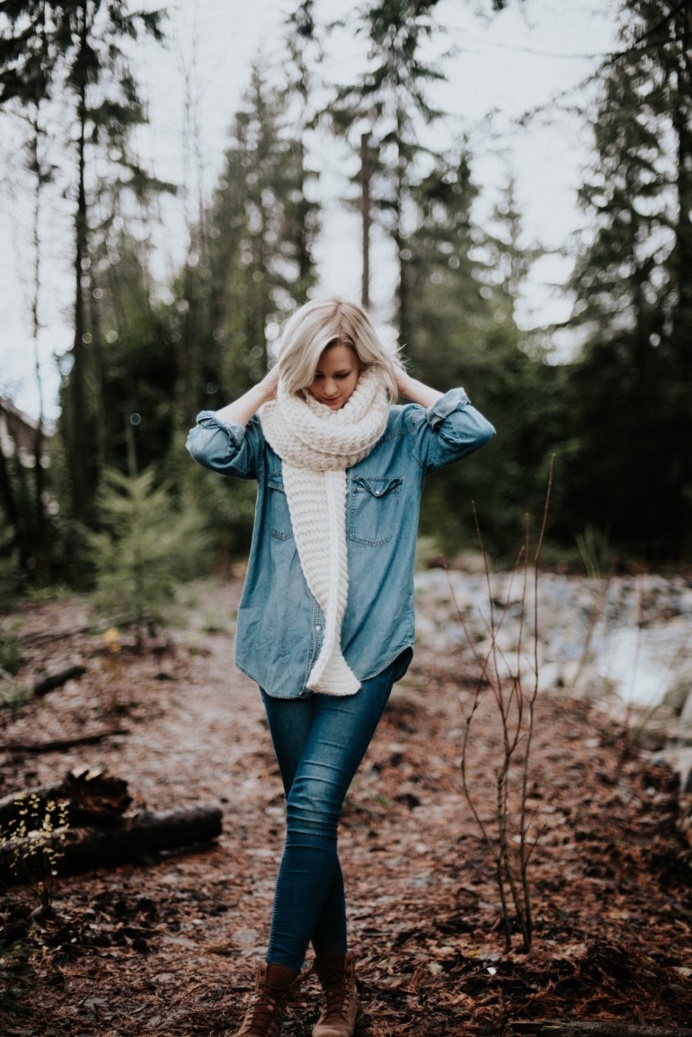 @bethanysaraa wearing our Northern Knit in Ivory