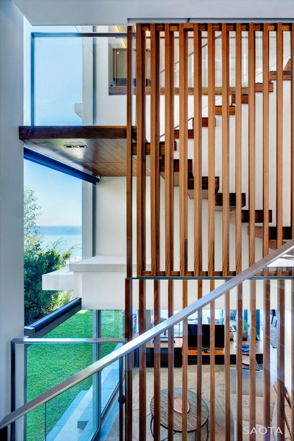 Hillside Luxury: Head Road 1816 by SAOTA