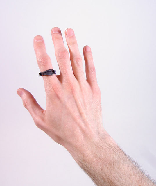 driftwoodskull x Robert Geller feather ring #silver #feather #driftwoodskull #jewelry #geller #ring