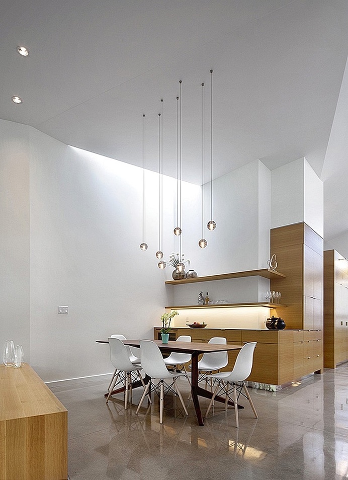 6th Street House is a Series of Physically and Visually Overlapping Forms and Spaces