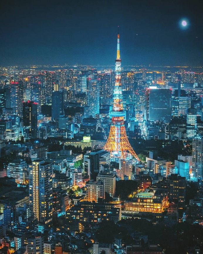 Cyberpunk and Futuristic Street Photography by Yuto Yamada