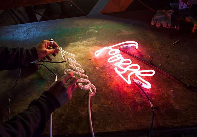 Meryl Pataky | artnau #neon