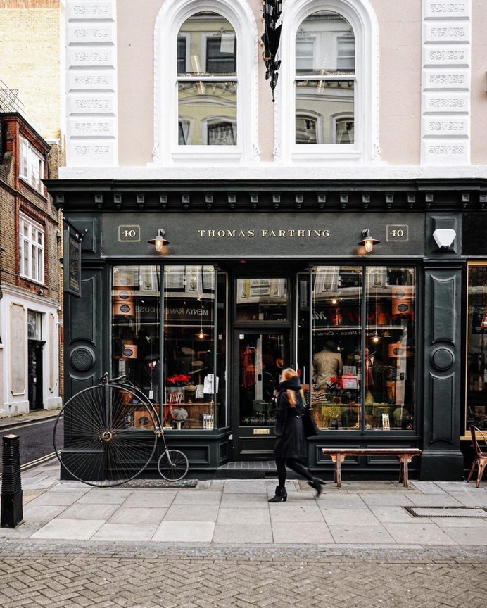 Stunning Street Photography in London by Alex Zouaghi
