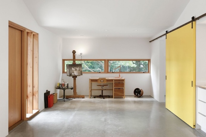 Mid-century modern studio. Stable Conversion by SHED Architecture & Design. © Mark Woods Photography. #studio #midcenturymodern #workspace