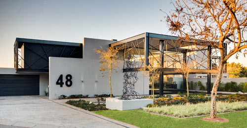 Creative Water Features and Exterior: House Ber in South Africa #architecture