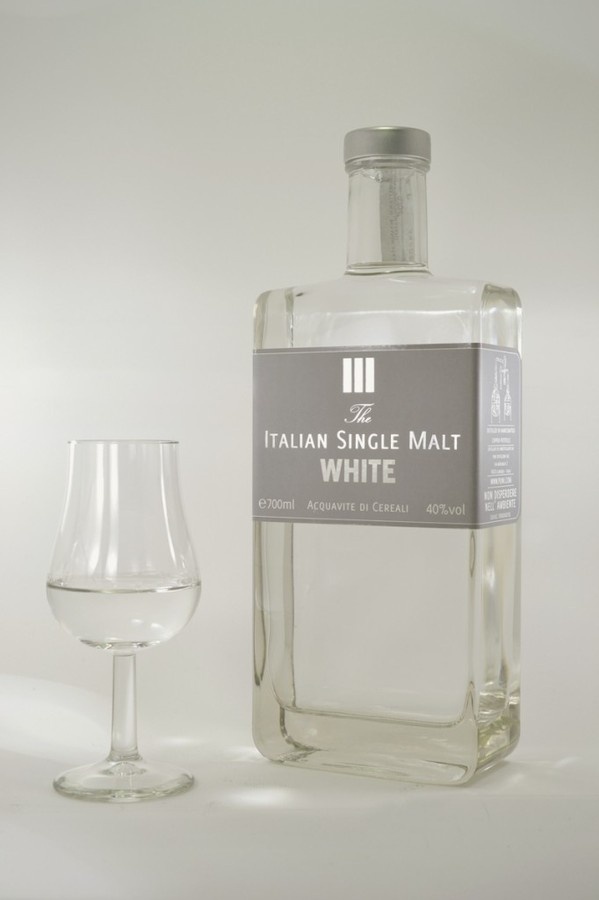 Italian Single Malt WHITE #white #bottle #clear #malt #distillate #label #italian #whisky #vodka #pure #single