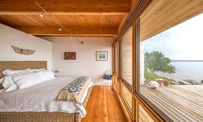 Wooden Beach Cottage by Cibinel Architecture