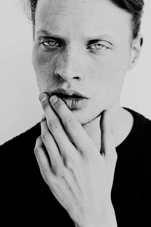 Photographer Danny Roche #photography #portrait #black and white #man #hand #eyes
