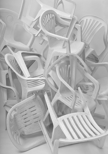 tumblr_lwfc4uq3j11qz6684o1_1280.jpg (550×780) #art #chairs #plastic