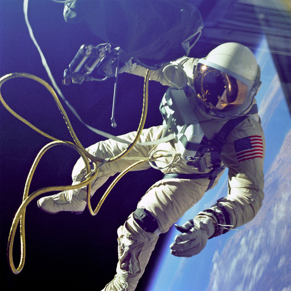 Smithsonian's Spacesuits: Number One On The Runway #first #white #spacewalk #astronaut #nasa #4 #ed #gemini #us #1965