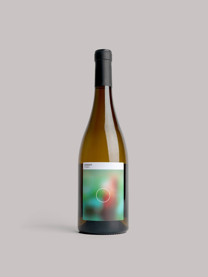 Exploring wine packaging - Mindsparkle Mag Mag"Viamic" is the new wine brand designed by Ingrid Picanyol Studio, where beautiful packaging merges with a new concept – an experience which offers a subjective perception of the world and wine. #logo #packaging #identity #branding #design #color #photography #graphic #design #gallery #blog #project #mindsparkle #mag #beautiful #portfolio #designer