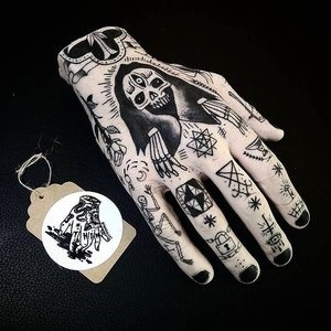 We are absolutely digging this tattooed Thing by @ttrenaman_tattooer from @sayagatatattoo! Check out his work, and check out our blank silic #thinggallery #siliconehand #pigskin #melbournegallery #tattoopractice #tattooequipment #tattoo #tattoogallery #handtattoo #vegantattoo #fakeskin #tattooedhand #artgallery #melbournetattoo