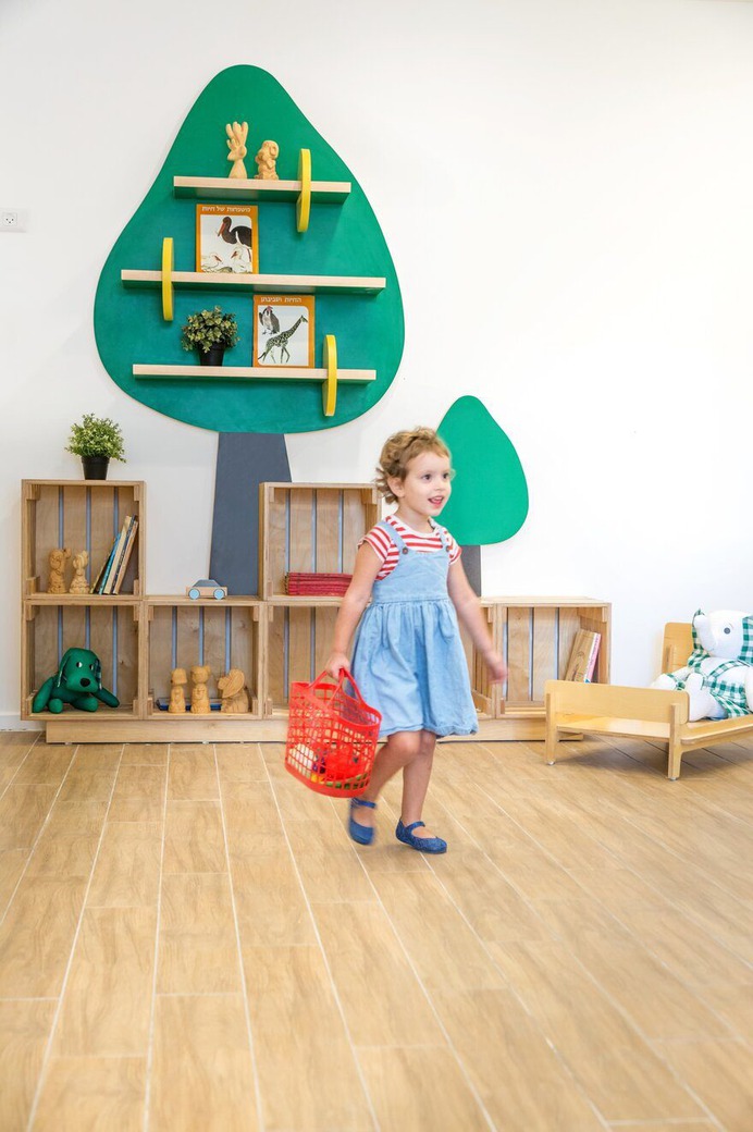 Kindergarten Complex, Sarit Shani Hay