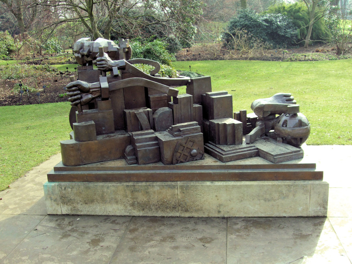Eduardo_Paolozzi_Kew_Gardens_London.jpg 3,897×2,923 pixels