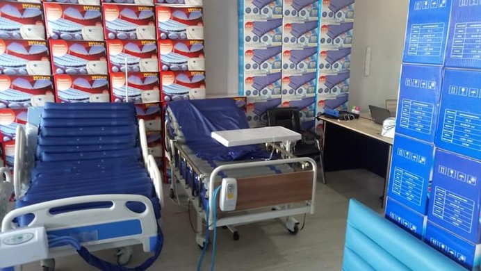Hasta yatağı mağazasından bir görünüm