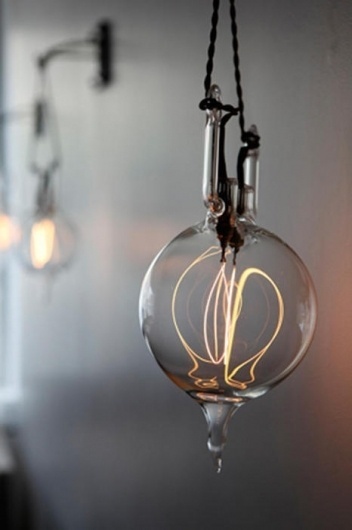 The Black Workshop : via Johan Francoise #bulb #photography #light