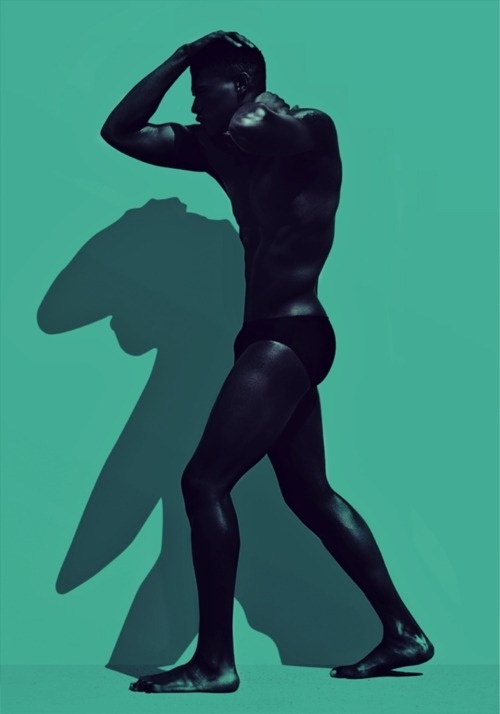 zeroing:Ivan Nava #bizarre #body #human #photography #shadow #blue #man #green