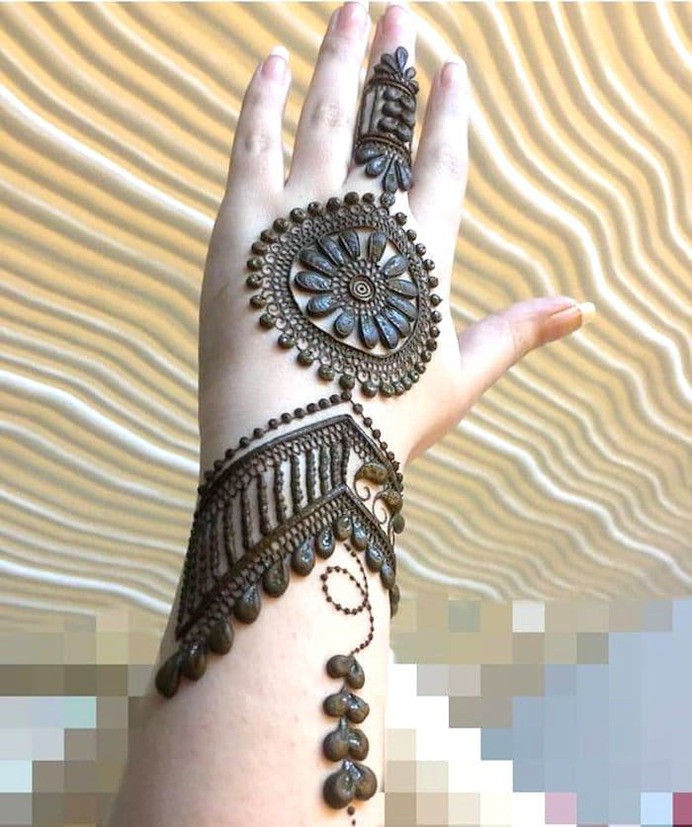 Top 50+ SIMPLE MEHNDI DESIGNS FOR HANDS IN DIFFERENT STYLES