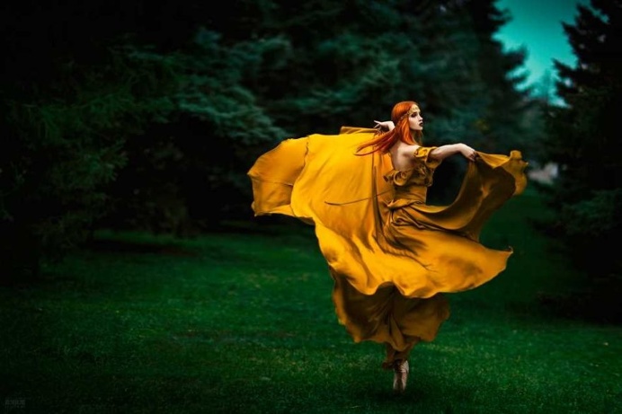 Conceptual and Dreamlike Portrait Photography by Svetlana Belyaeva