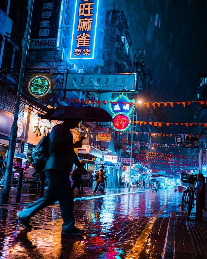 Stunning Cyberpunk Street Photography by Teemu Jarvinen