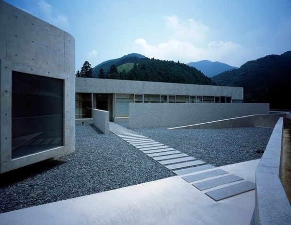 Horizontal House by Eastern Design Office