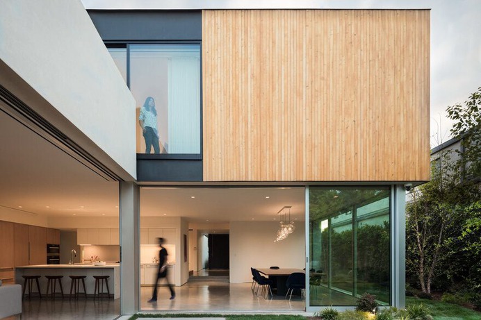 Santa Monica Family Home Connected to Gardens and Areas for Contemplation