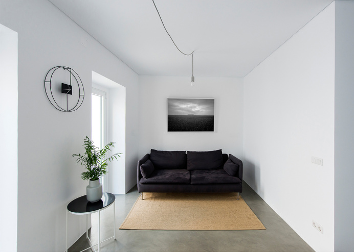 House Cr by Gonçalo Duarte Pacheco