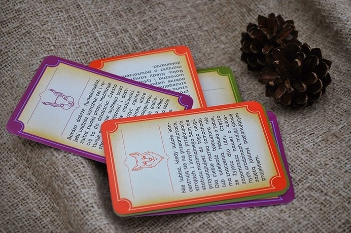 Zaczarowana Walizka #forest #design #graphic #playing #squirrel #wolf #animals #game #cards
