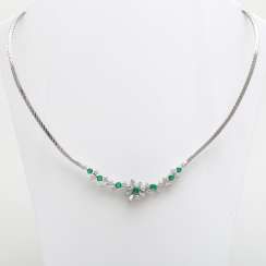 Necklace with emeralds and Diamit