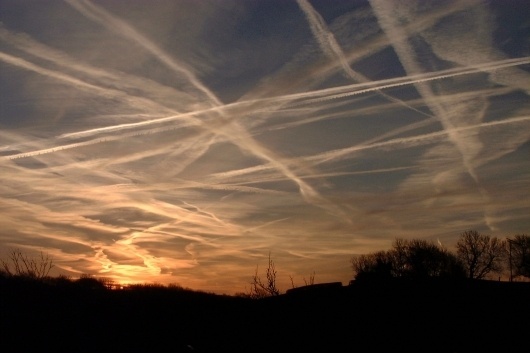 Resultados de la Búsqueda de imágenes de Google de http://aircrap.org/wp-content/uploads/2011/01/chemtrails4.jpg #chemtrails