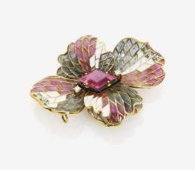 BROOCH IN THE FORM OF A FLOWER WITH RUBELLITE, DIAMONDS AND WINDOW MAIL