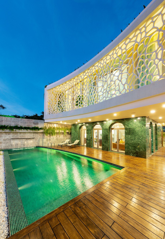The Coral Villa / HUNI Architectes