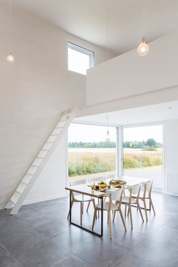 House for a photographer by Studio Razavi Architecture. Photo by Olivier Martin Gambier. #studiorazaviarchitecture #oliviermartingambier #ho