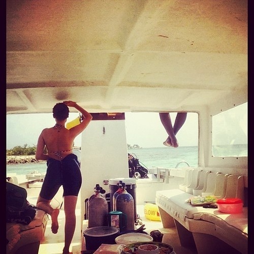www.kayleighryleydesign.com takes a surface intervalÂ in belize #belize #photography #diving #scuba