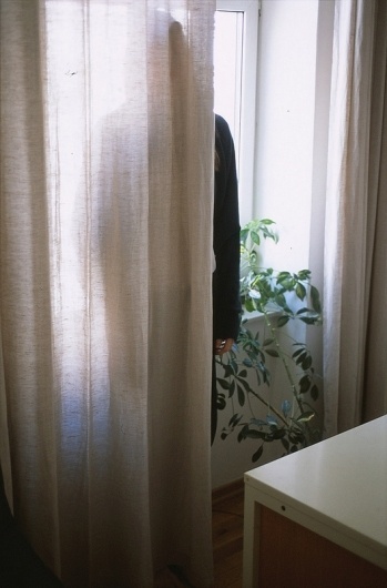Wien_Versteck | Flickr - Photo Sharing! #flat #hidden #girl #seek #curtain #hide #behind #and #love