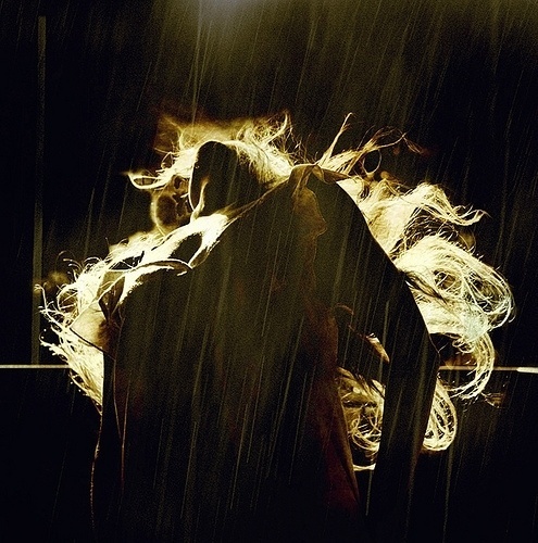tumblr_lzu5ifzO2O1qh2kvoo1_500.jpg (495×500) #rain #girl