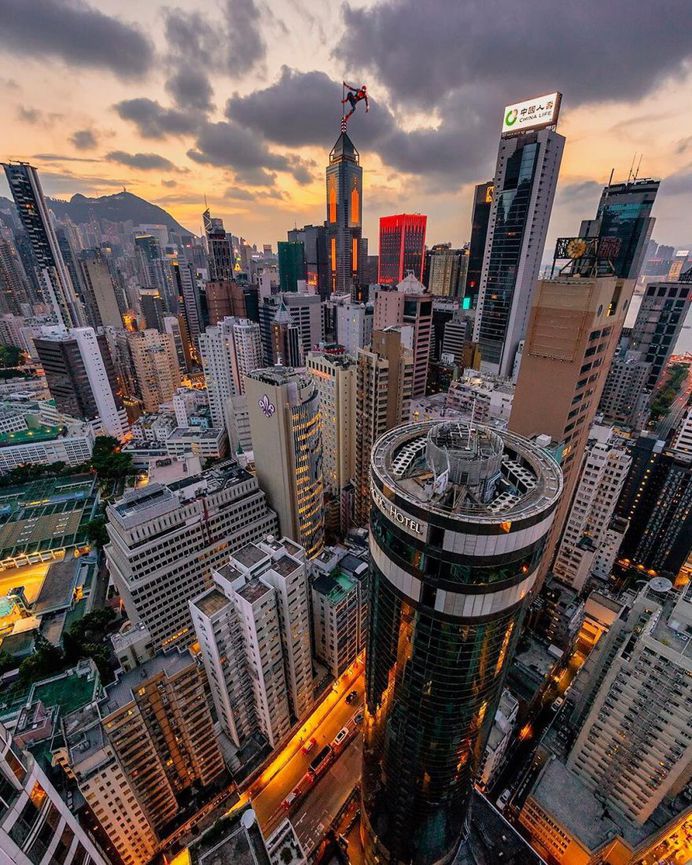 #urbanandstreet: Vibrant Cityscapes of Hong Kong by Mike Chan