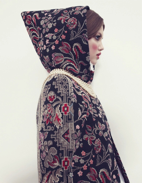 Lindsey Wixson by Emma Summerton for Vogue Japan #fashion #russian #pattern #coat