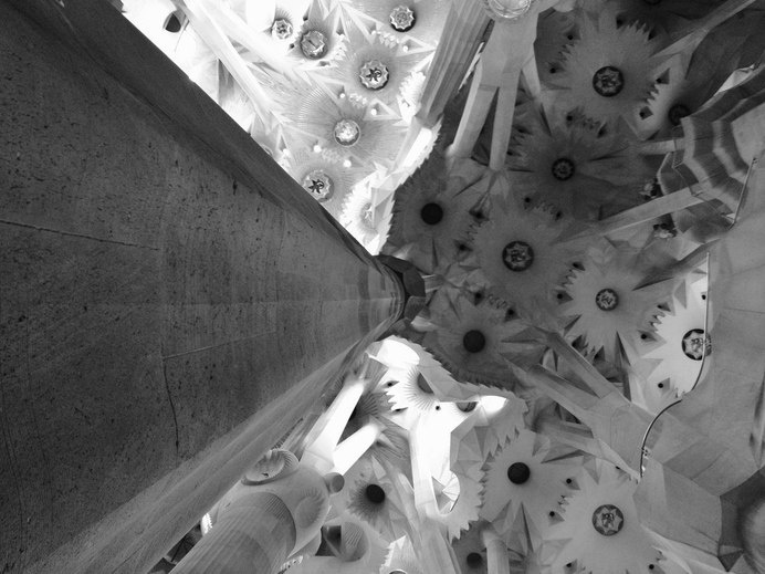 Barcelona Gaudi stars | Flickr - Photo Sharing! #pattern #gaudi #walby #architecture #barcelona #david
