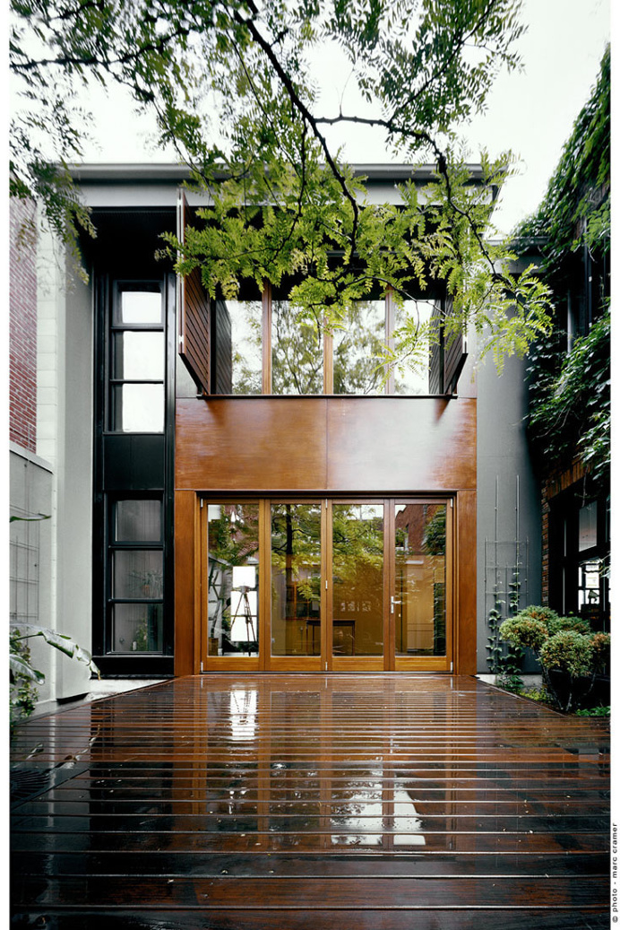 U house / NDA